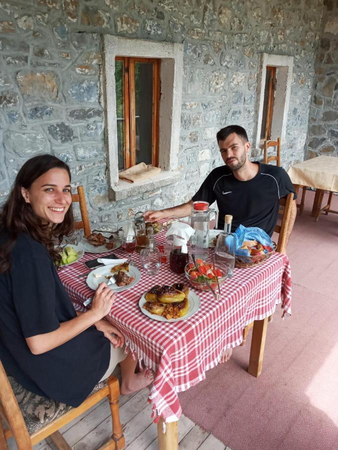 Bujtina Carku Hotell Theth Exteriör bild