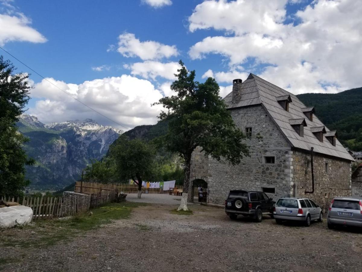 Bujtina Carku Hotell Theth Exteriör bild