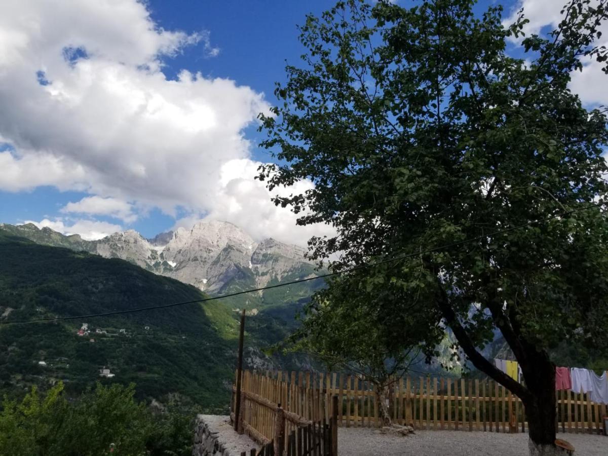 Bujtina Carku Hotell Theth Exteriör bild