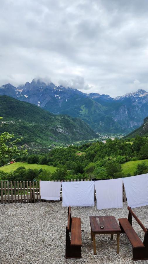 Bujtina Carku Hotell Theth Exteriör bild