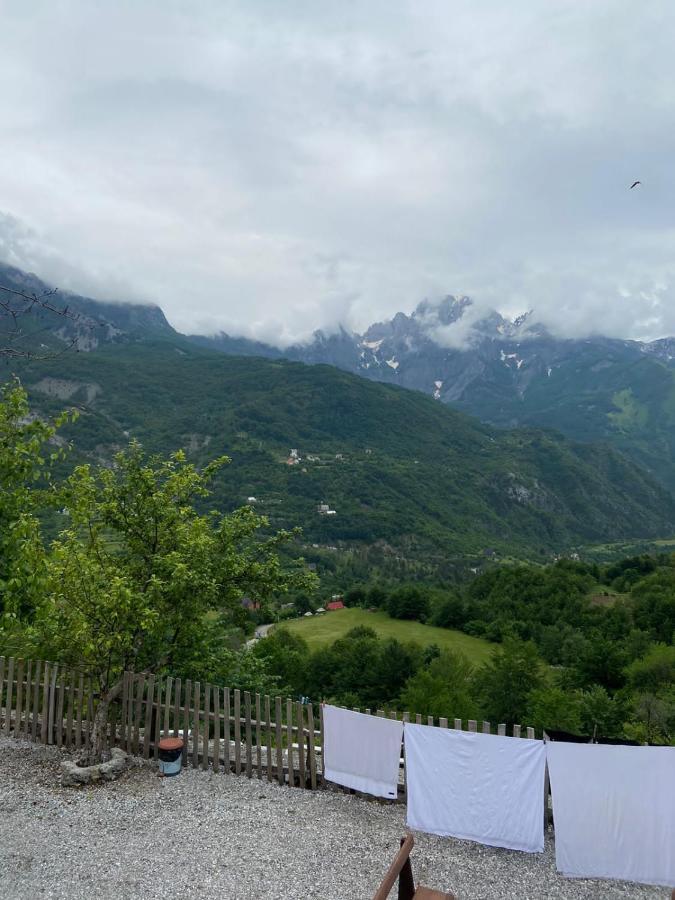 Bujtina Carku Hotell Theth Exteriör bild