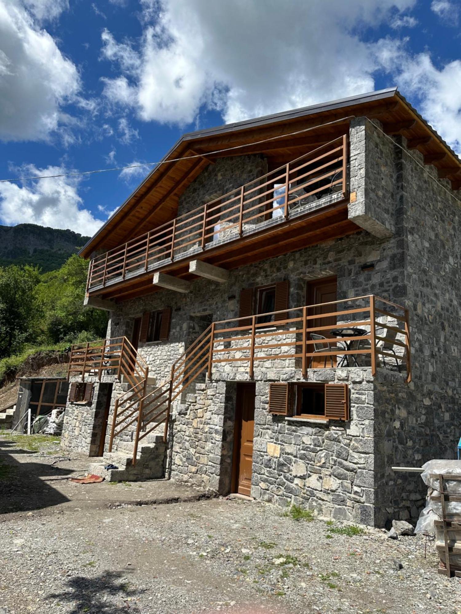 Bujtina Carku Hotell Theth Exteriör bild