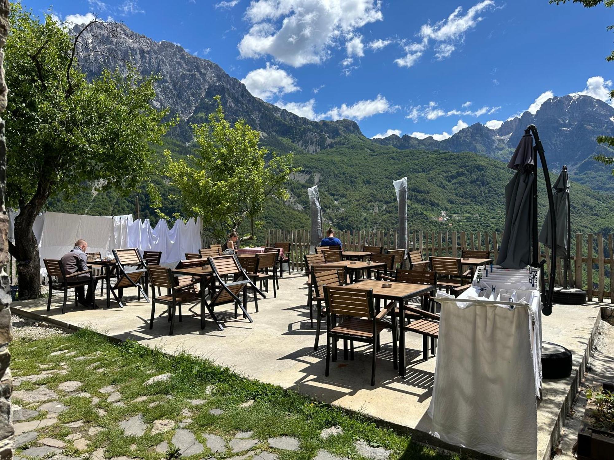 Bujtina Carku Hotell Theth Exteriör bild