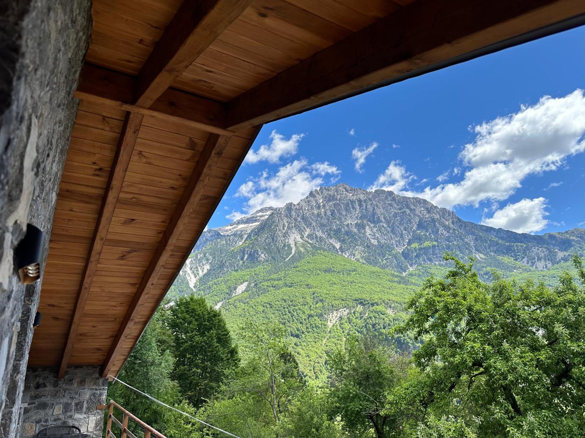 Bujtina Carku Hotell Theth Exteriör bild