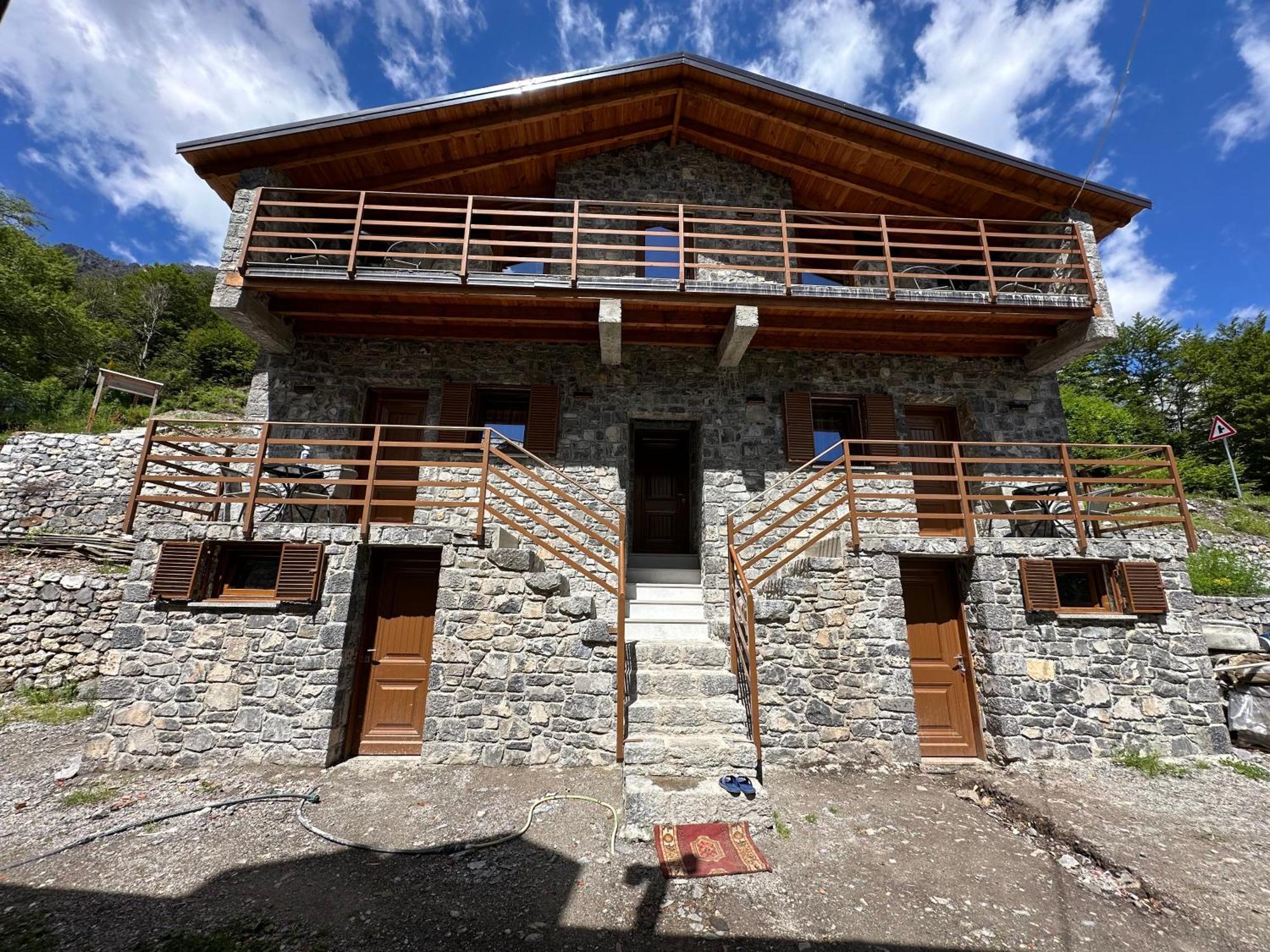 Bujtina Carku Hotell Theth Exteriör bild