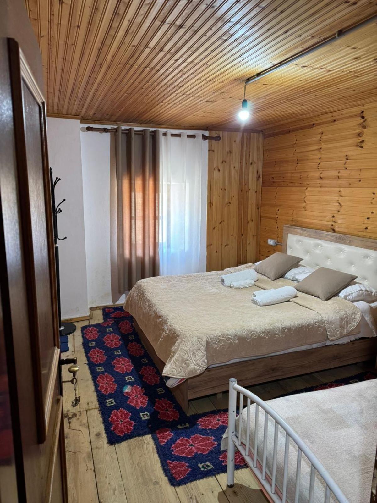 Bujtina Carku Hotell Theth Exteriör bild